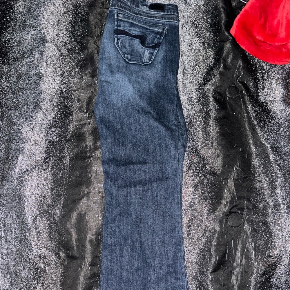 Refuge size 9s. $9+ shipping